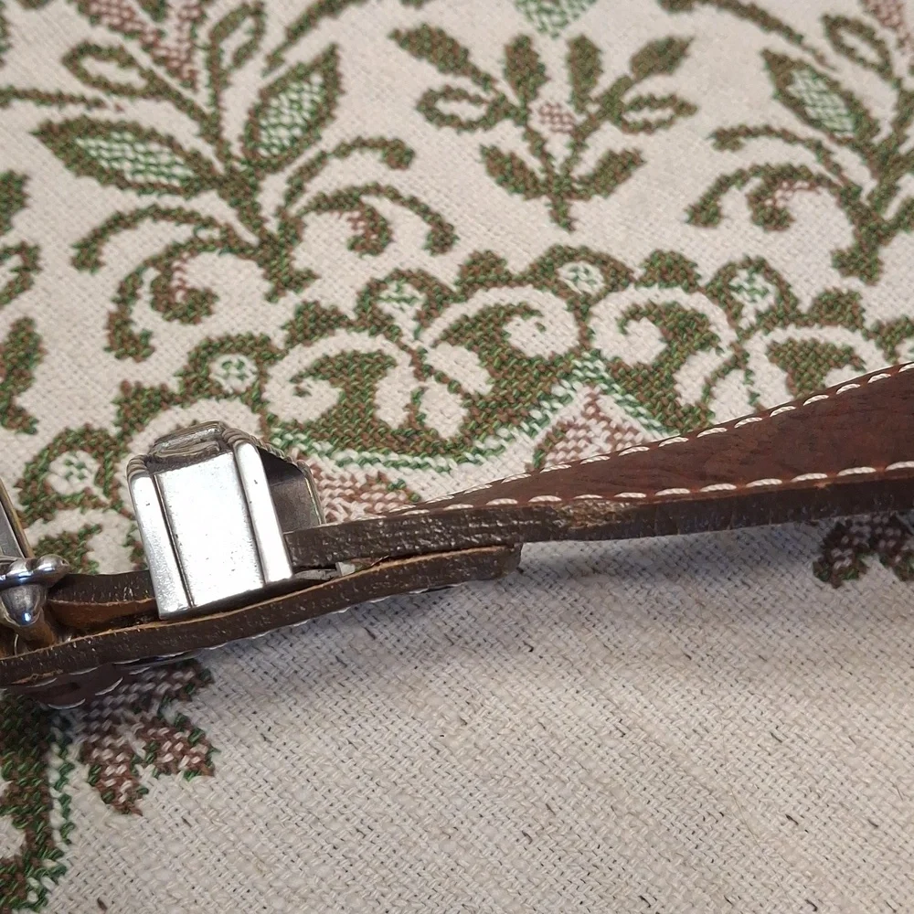 Elegant Brown Leather Belt with Silver Buckle - Picture 16 of 16